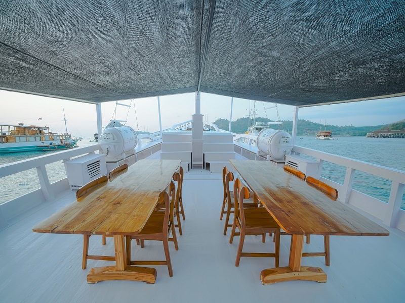 outdoor dining room21