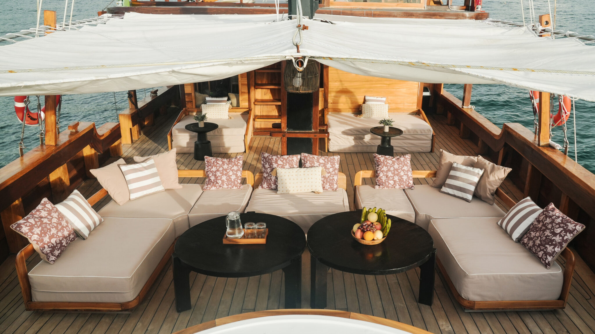Angelica Liveaboard - Relax Area 1