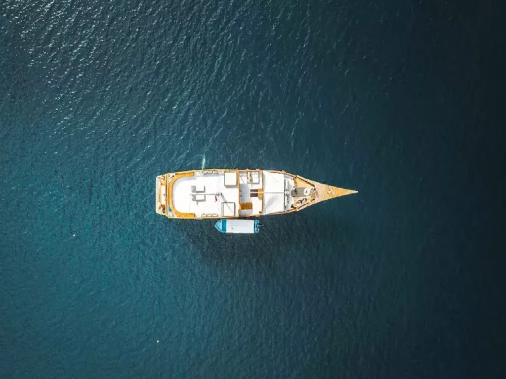 Yumana-Liveaboard-komodo